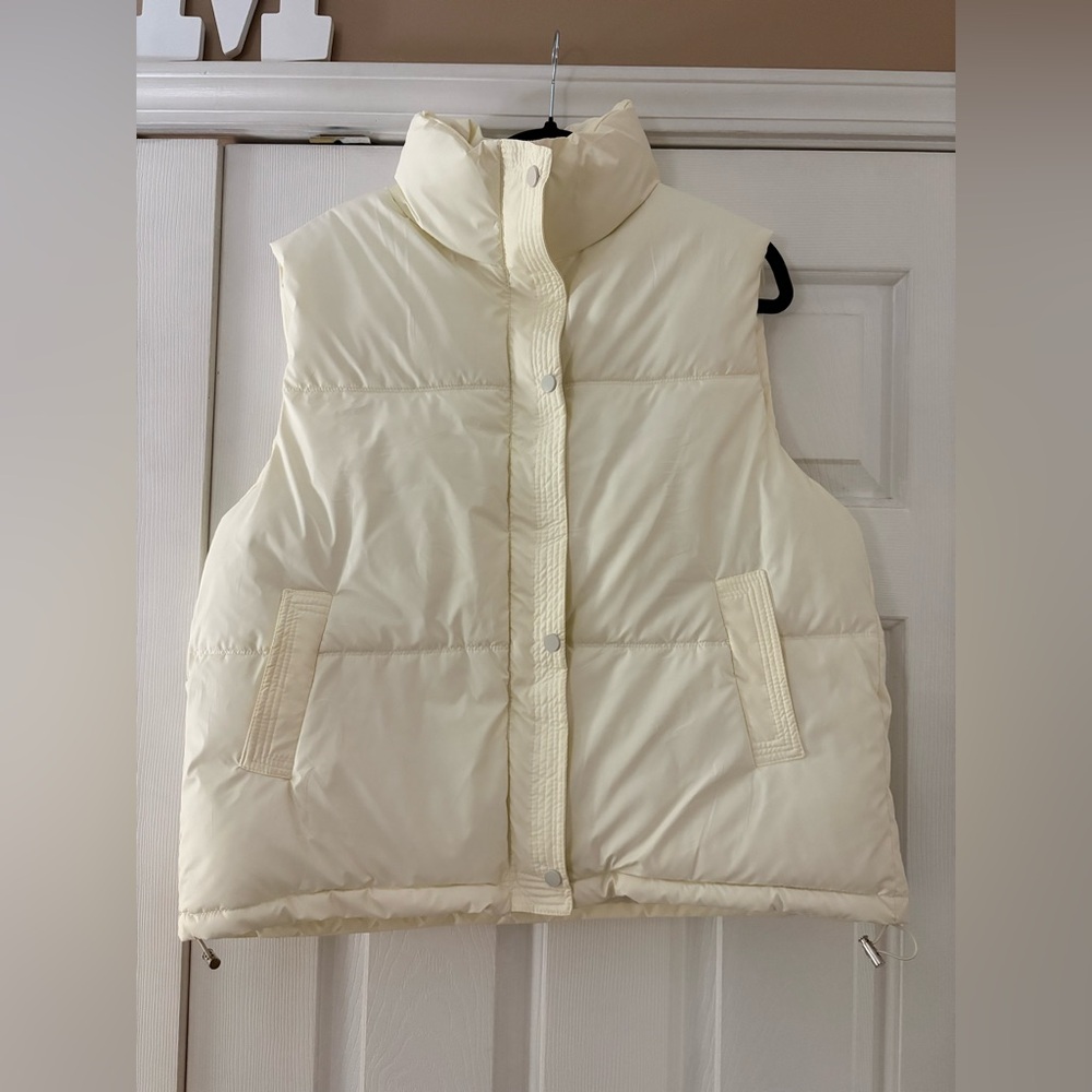 NWOT Lookalike LuLu puffer vest size 2XL